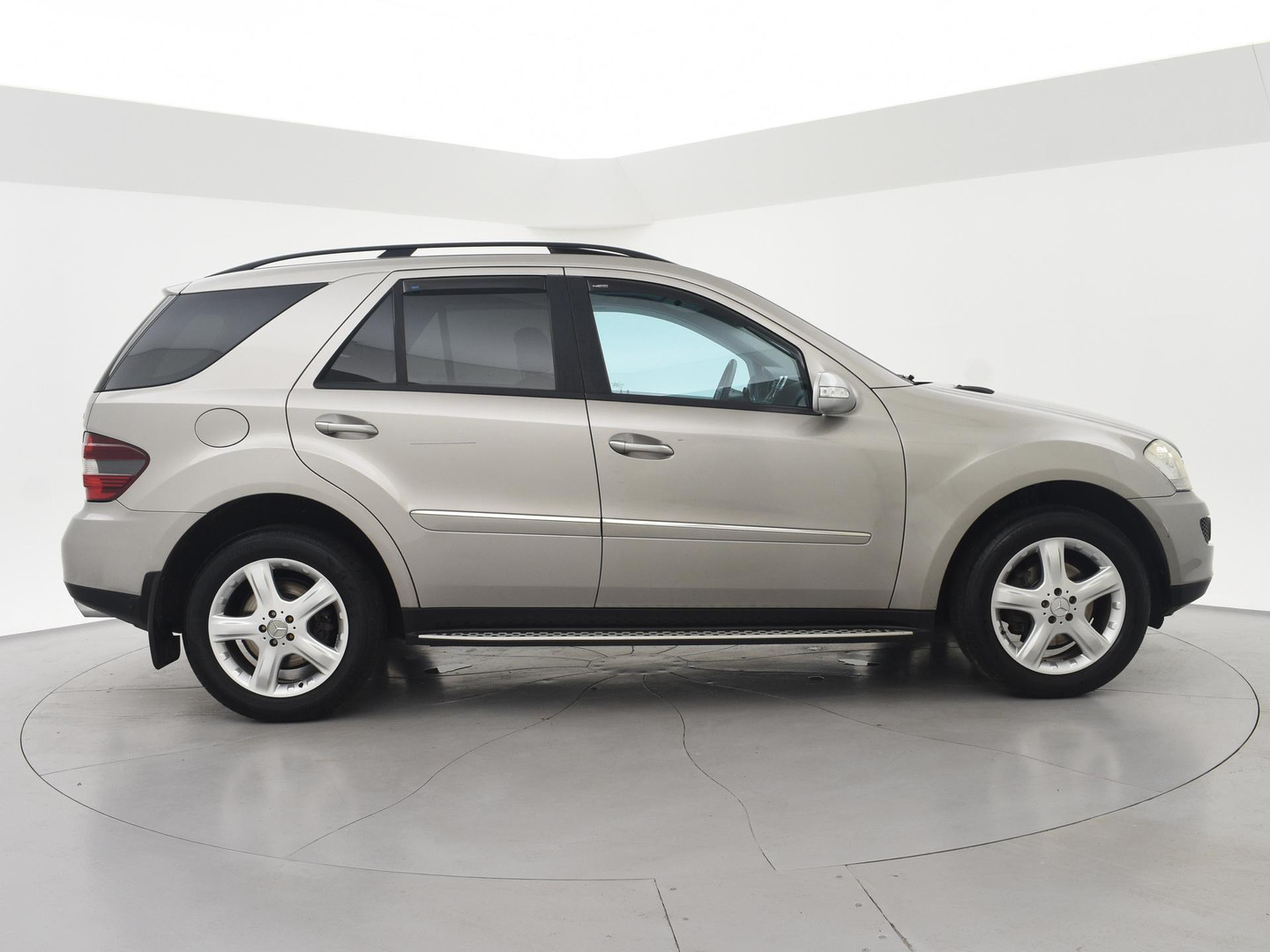 Mercedes-Benz Mercedes-Benz