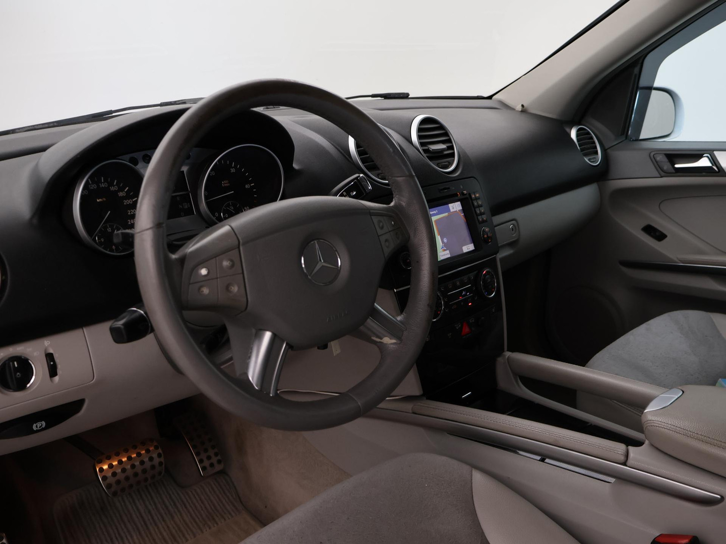 Mercedes-Benz Mercedes-Benz