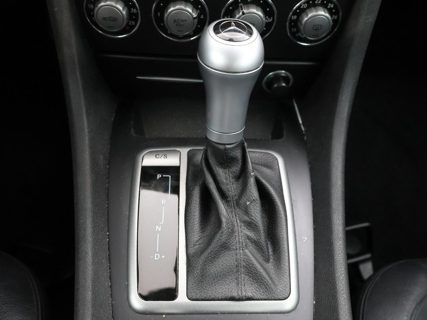 Mercedes-Benz Mercedes-Benz