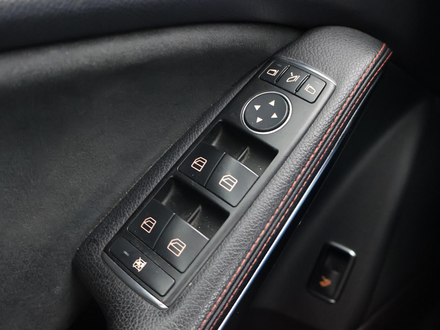 Mercedes-Benz Mercedes-Benz