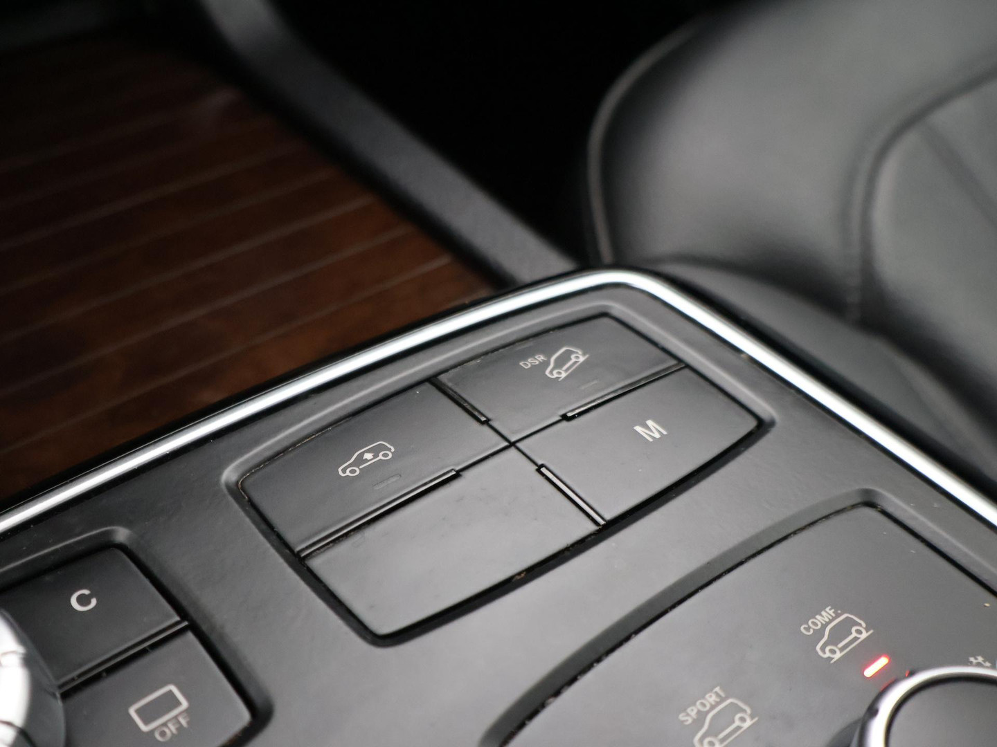 Mercedes-Benz Mercedes-Benz