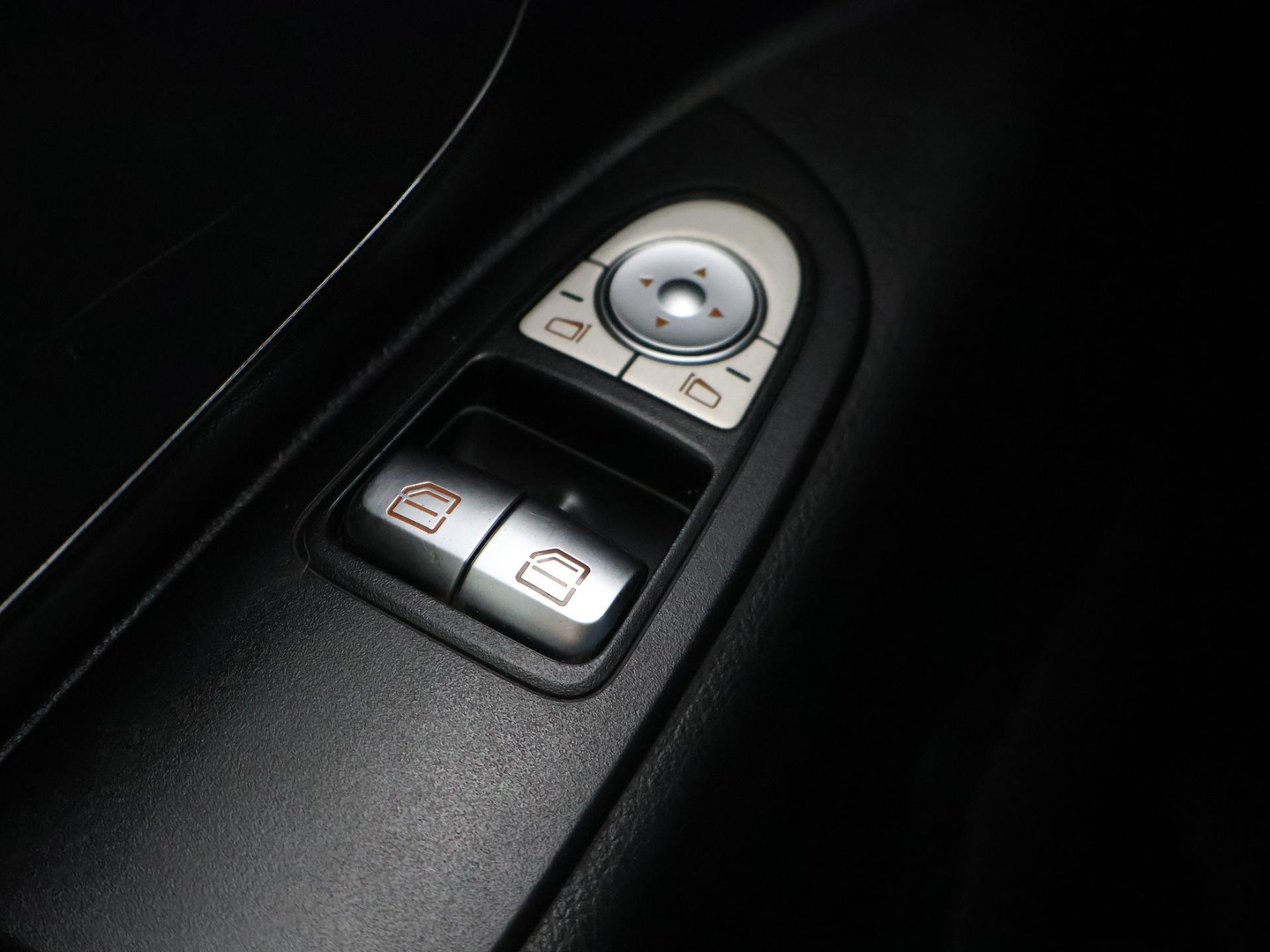 Mercedes-Benz Mercedes-Benz