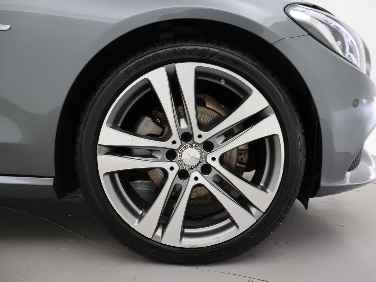 Mercedes-Benz Mercedes-Benz