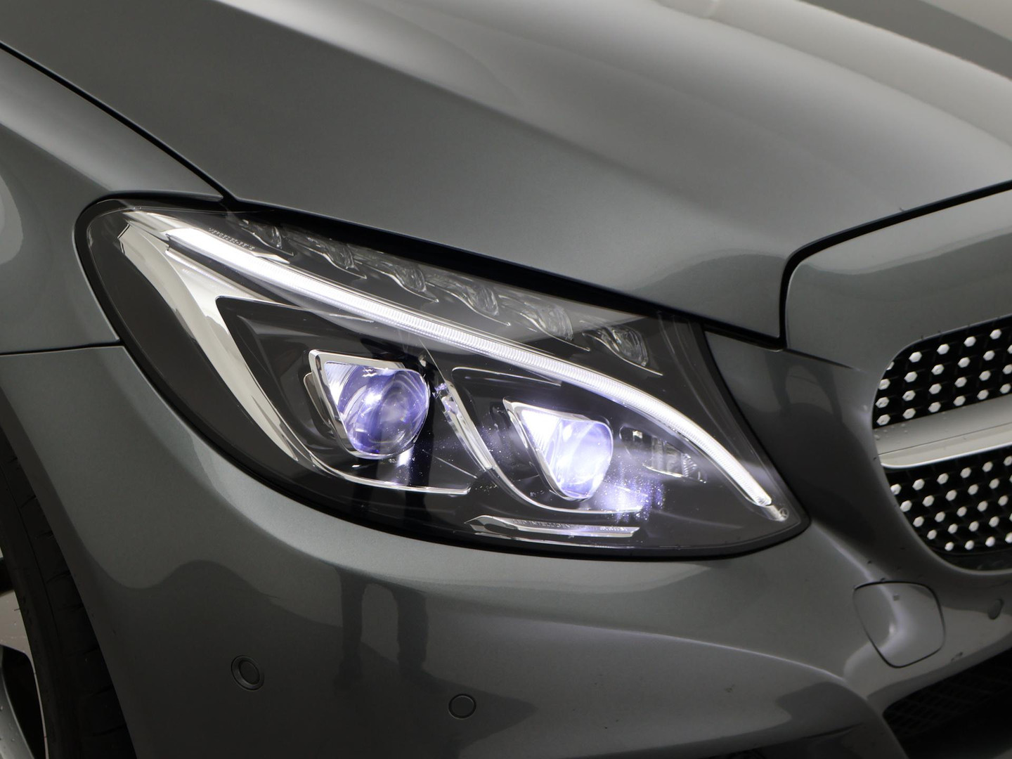 Mercedes-Benz Mercedes-Benz