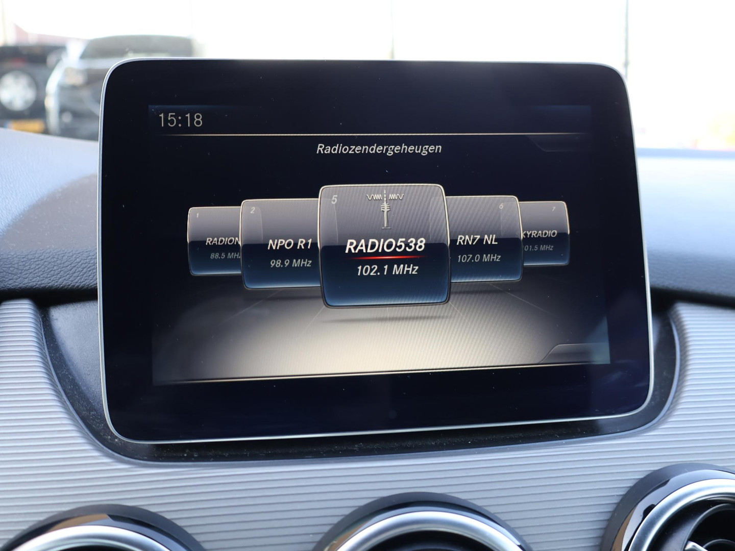 Mercedes-Benz Mercedes-Benz