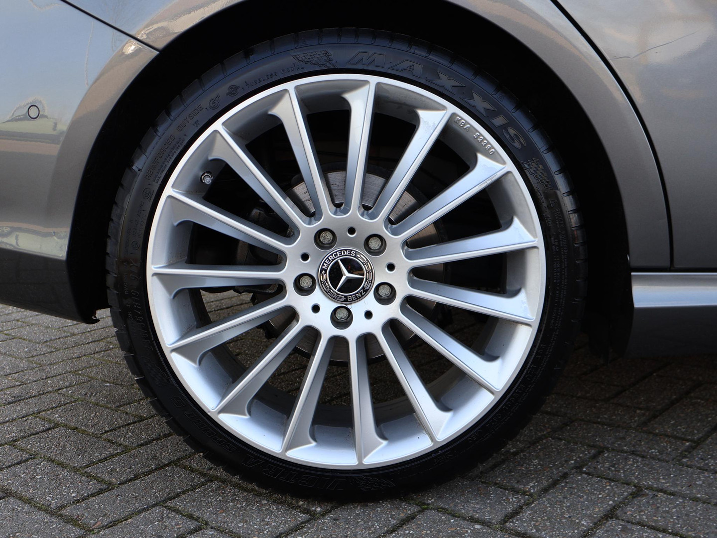 Mercedes-Benz Mercedes-Benz