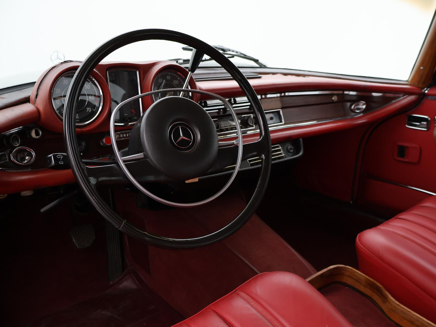 Mercedes-Benz Mercedes-Benz