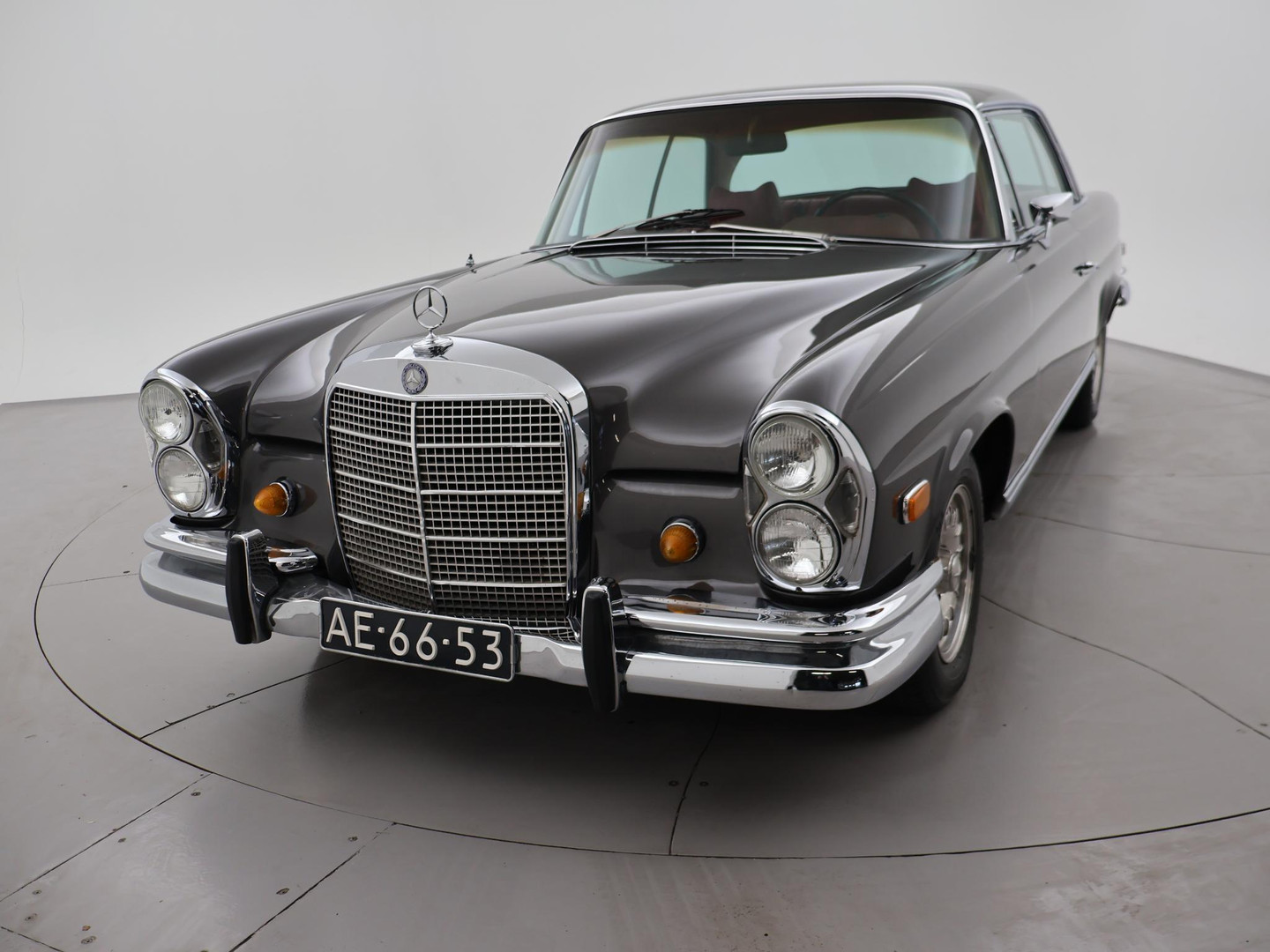 Mercedes-Benz Mercedes-Benz