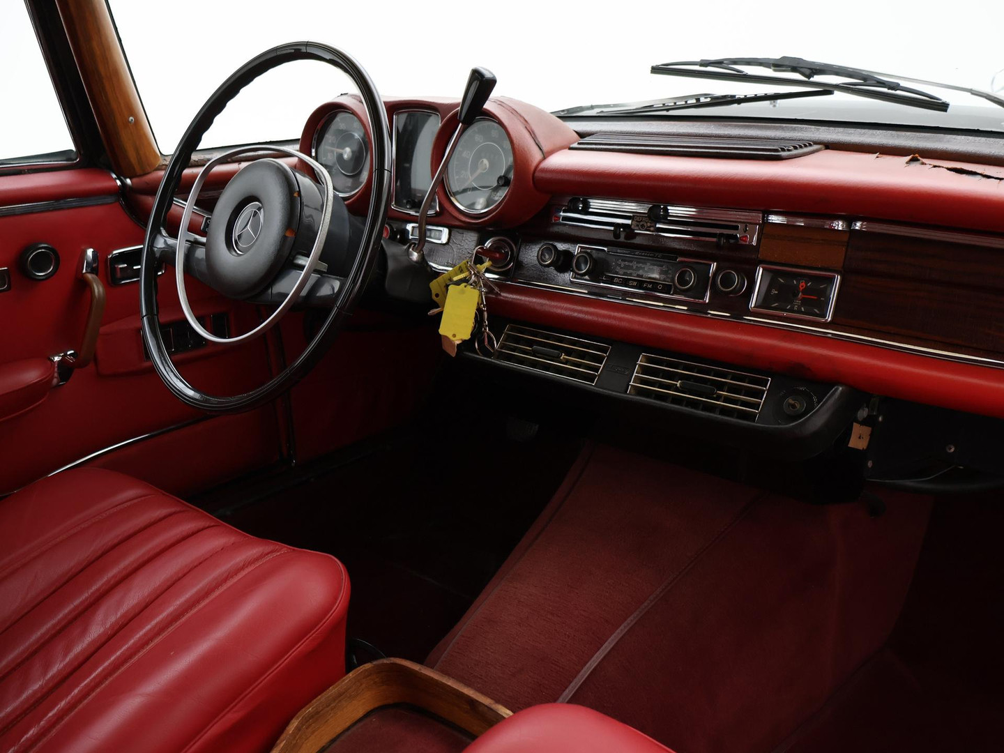 Mercedes-Benz Mercedes-Benz