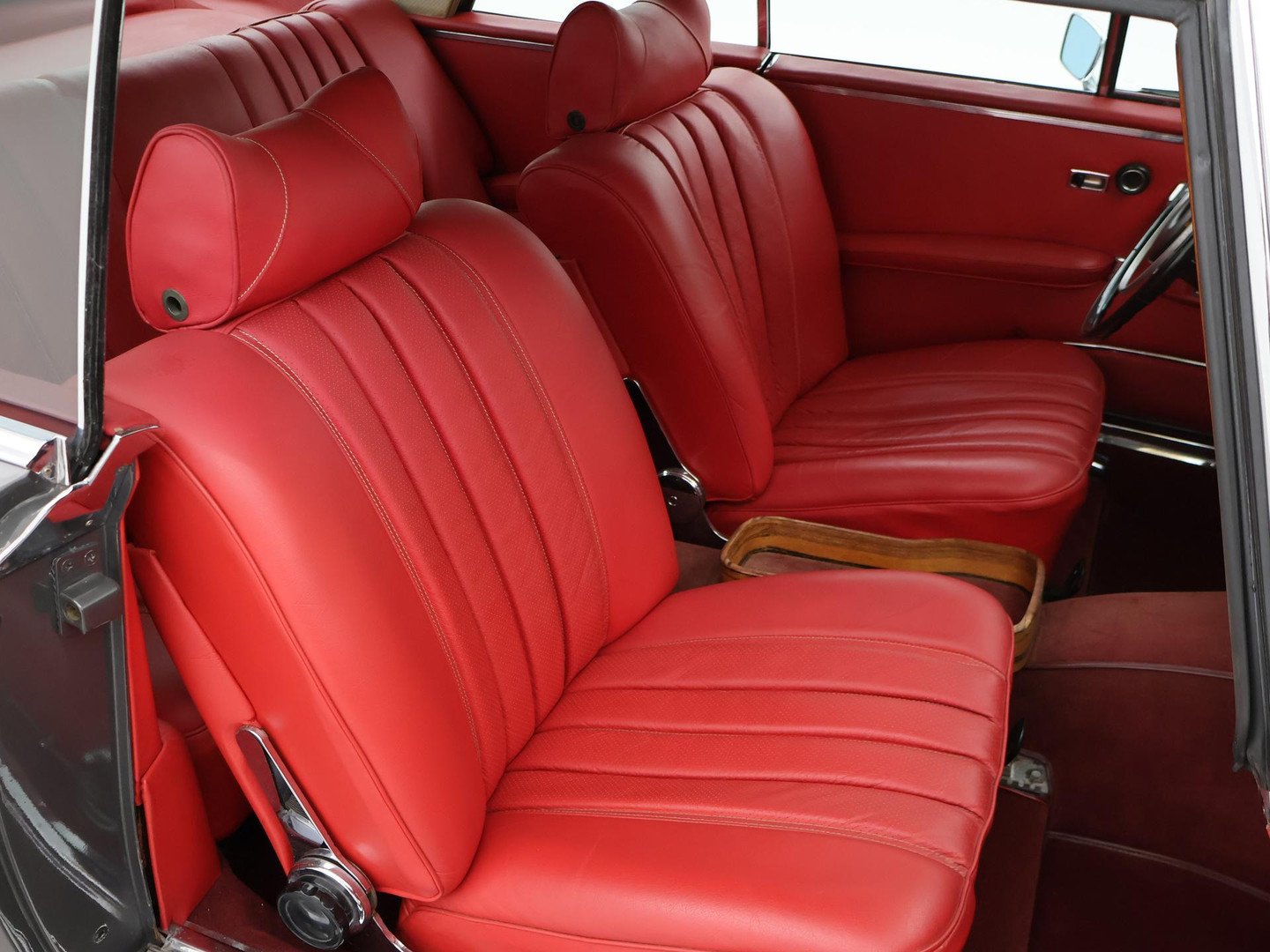 Mercedes-Benz Mercedes-Benz