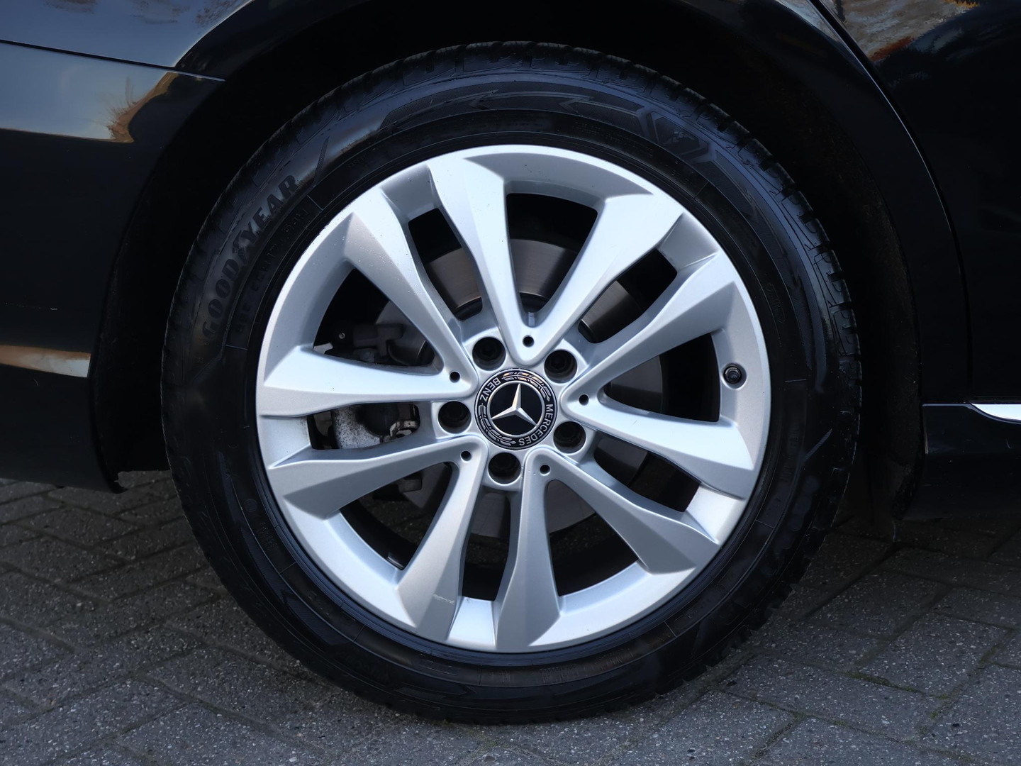 Mercedes-Benz Mercedes-Benz