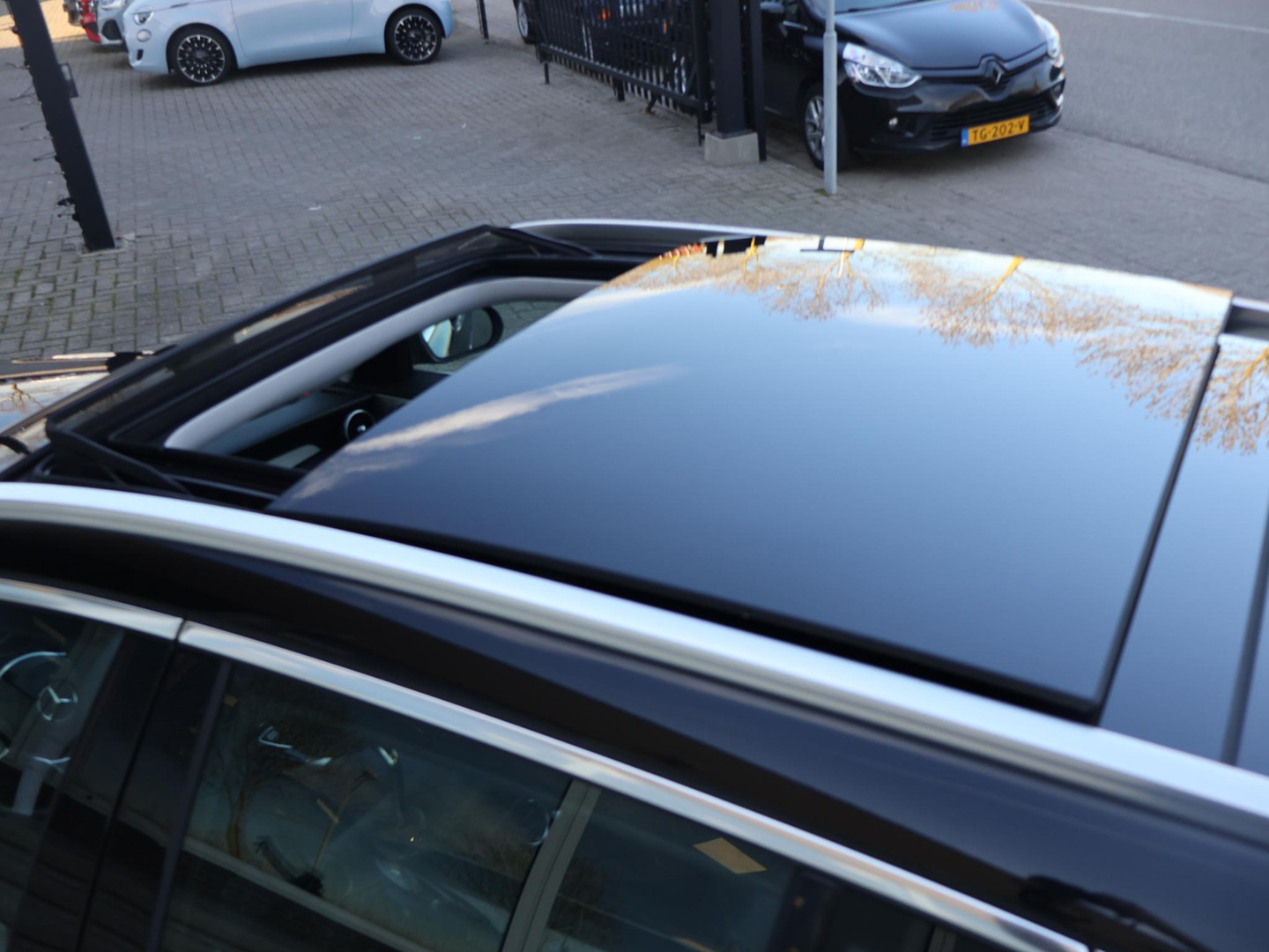 Mercedes-Benz Mercedes-Benz