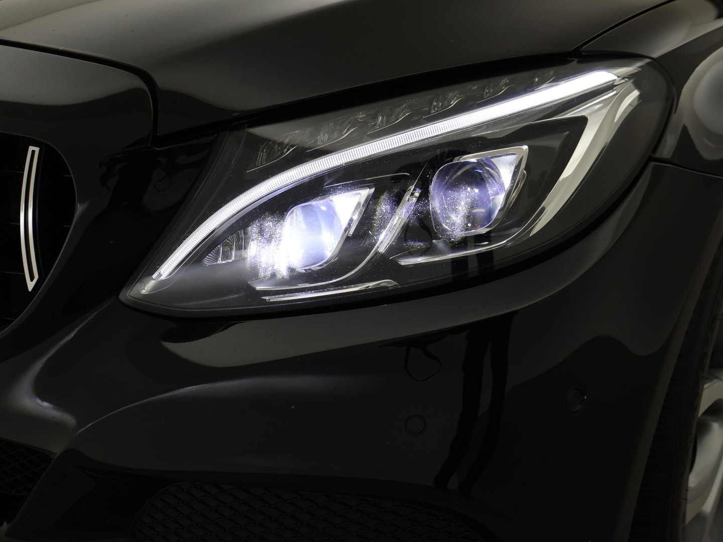 Mercedes-Benz Mercedes-Benz