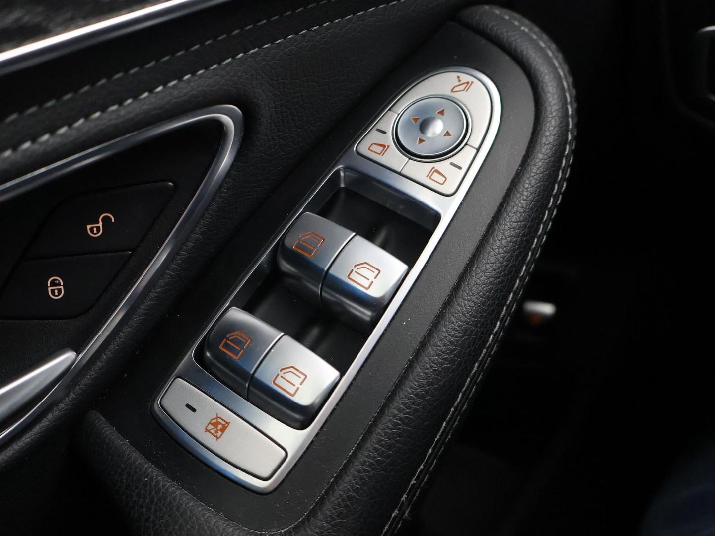 Mercedes-Benz Mercedes-Benz