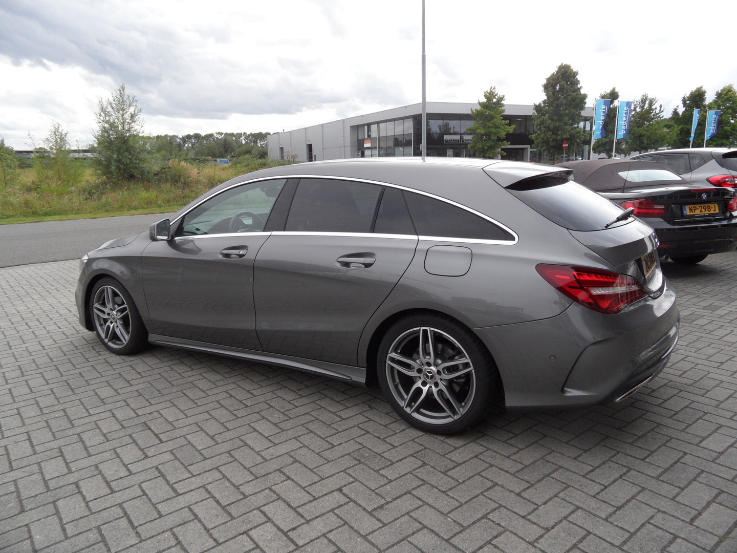 Mercedes-Benz Mercedes-Benz