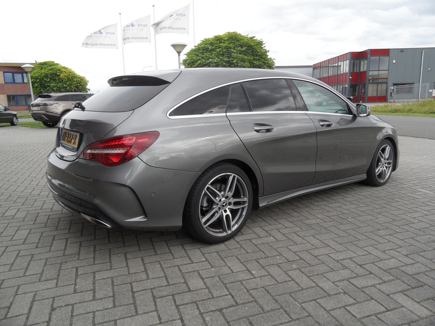 Mercedes-Benz Mercedes-Benz