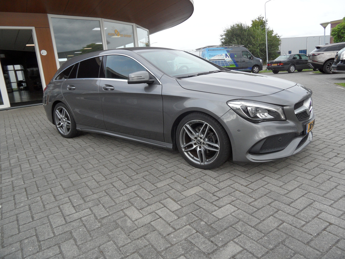Mercedes-Benz Mercedes-Benz