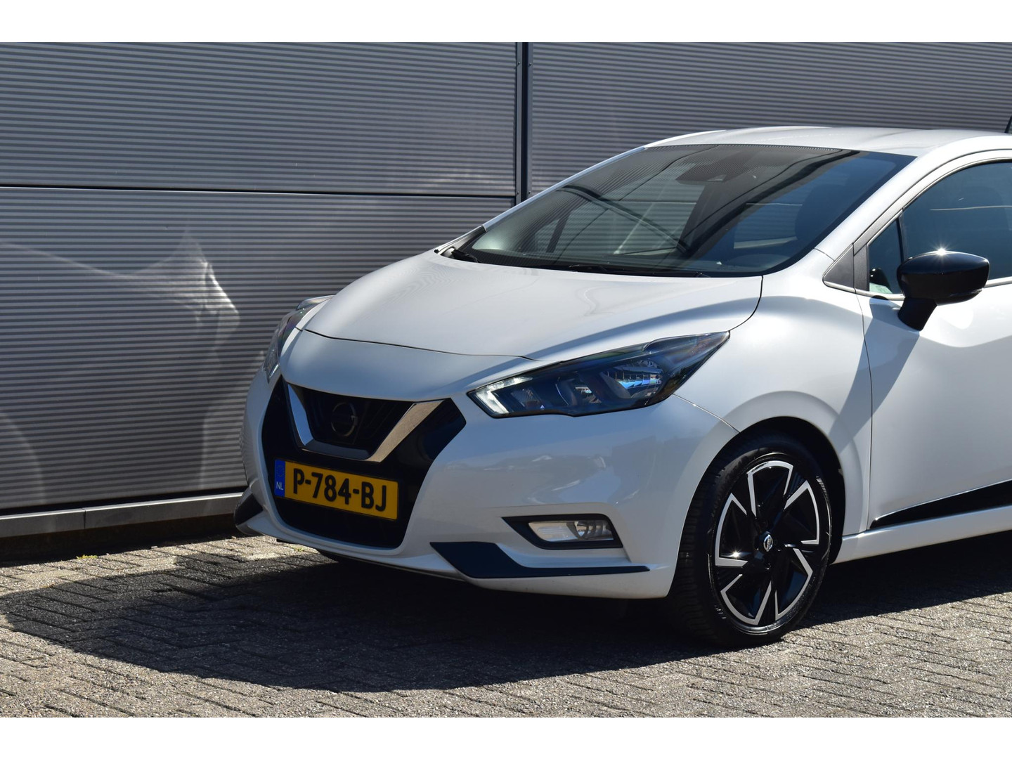 Nissan Nissan