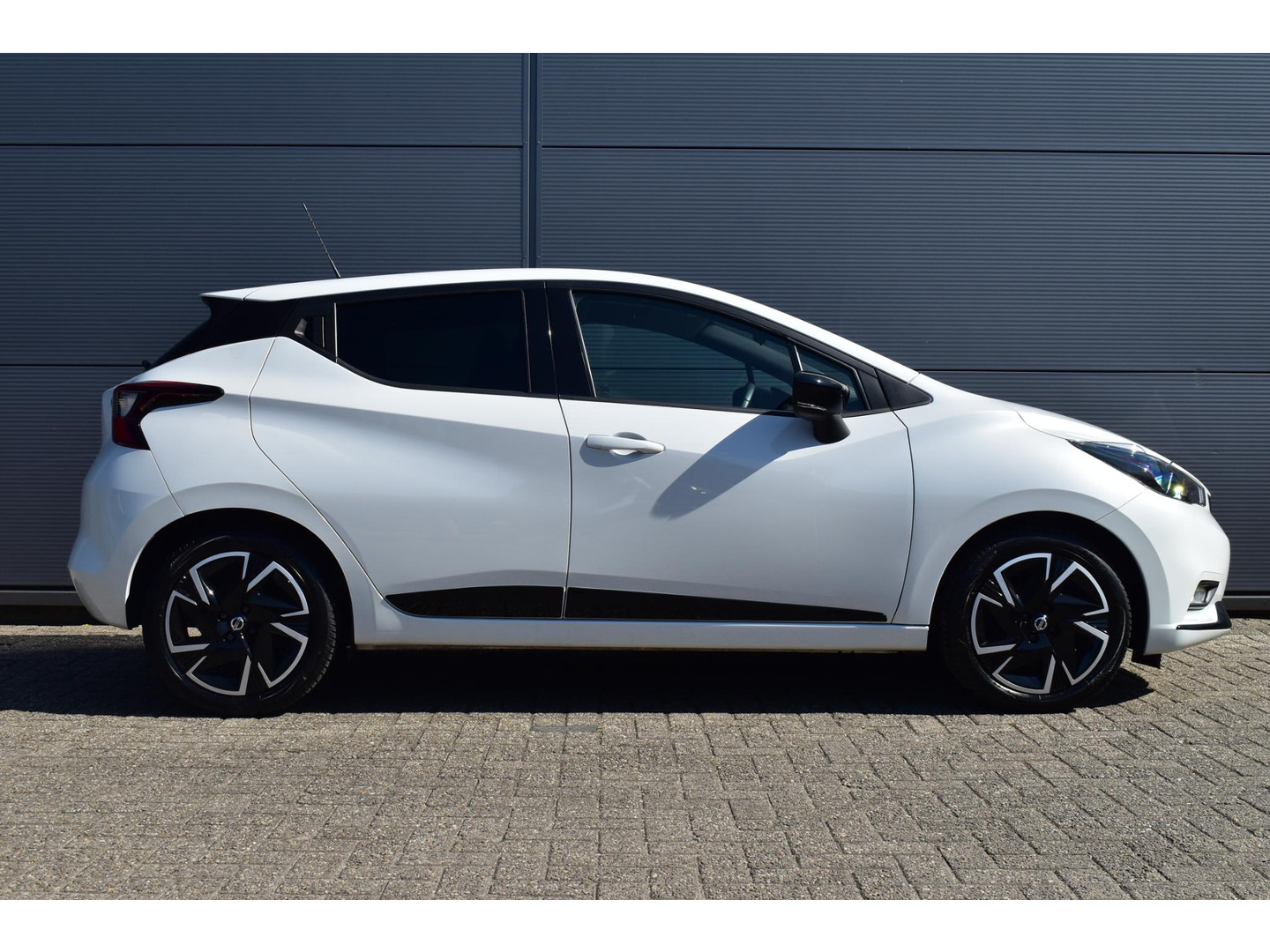 Nissan Nissan
