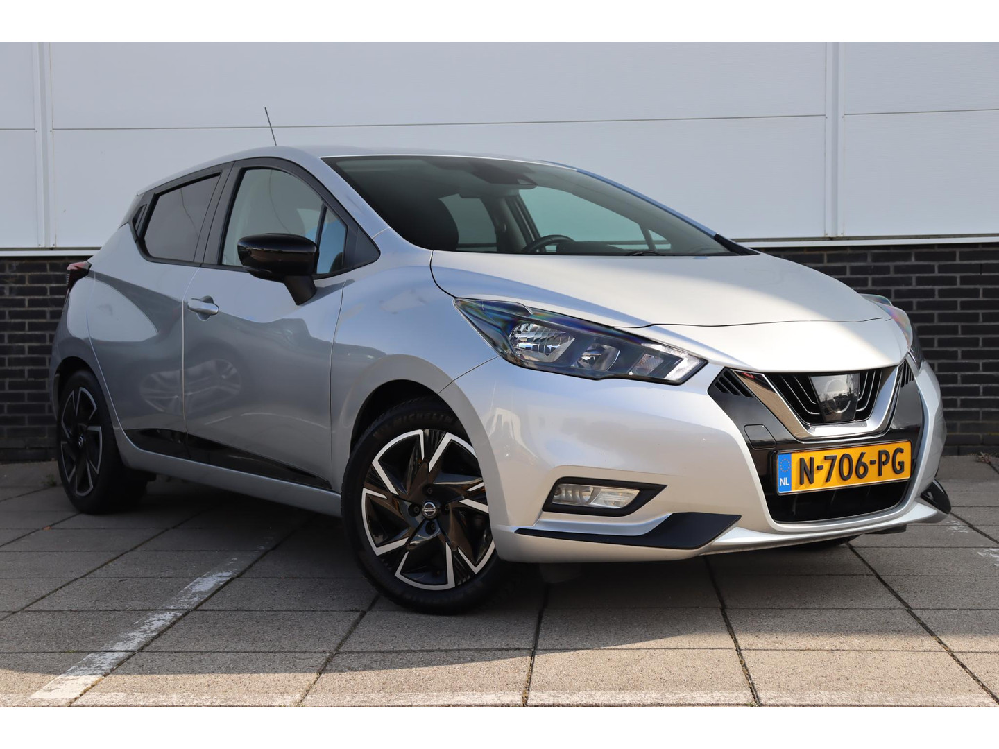 Nissan Nissan