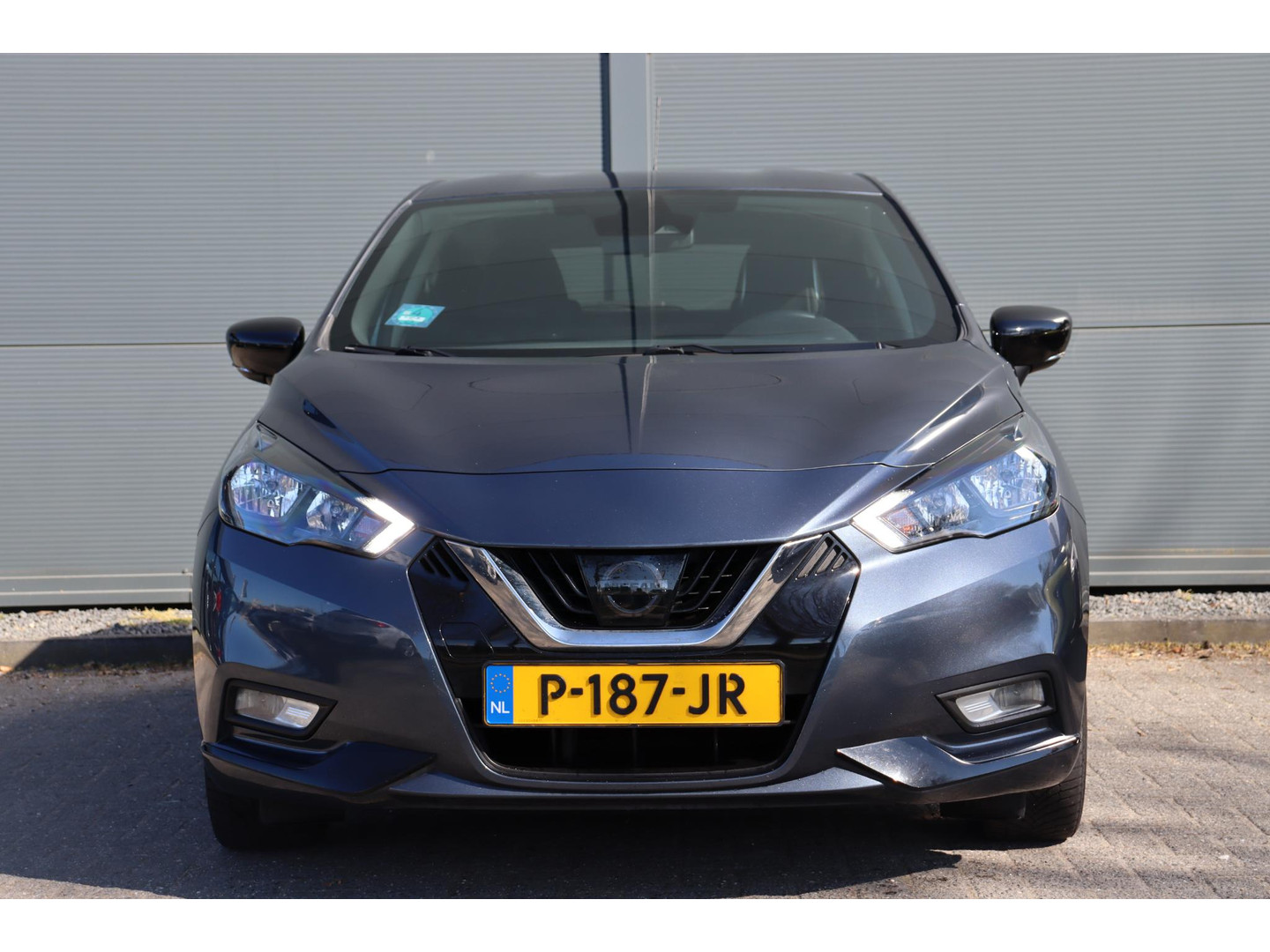 Nissan Nissan