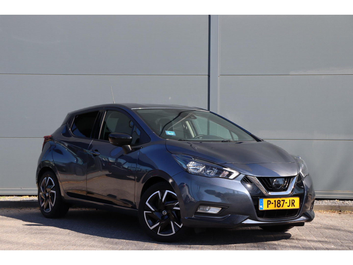 Nissan Nissan