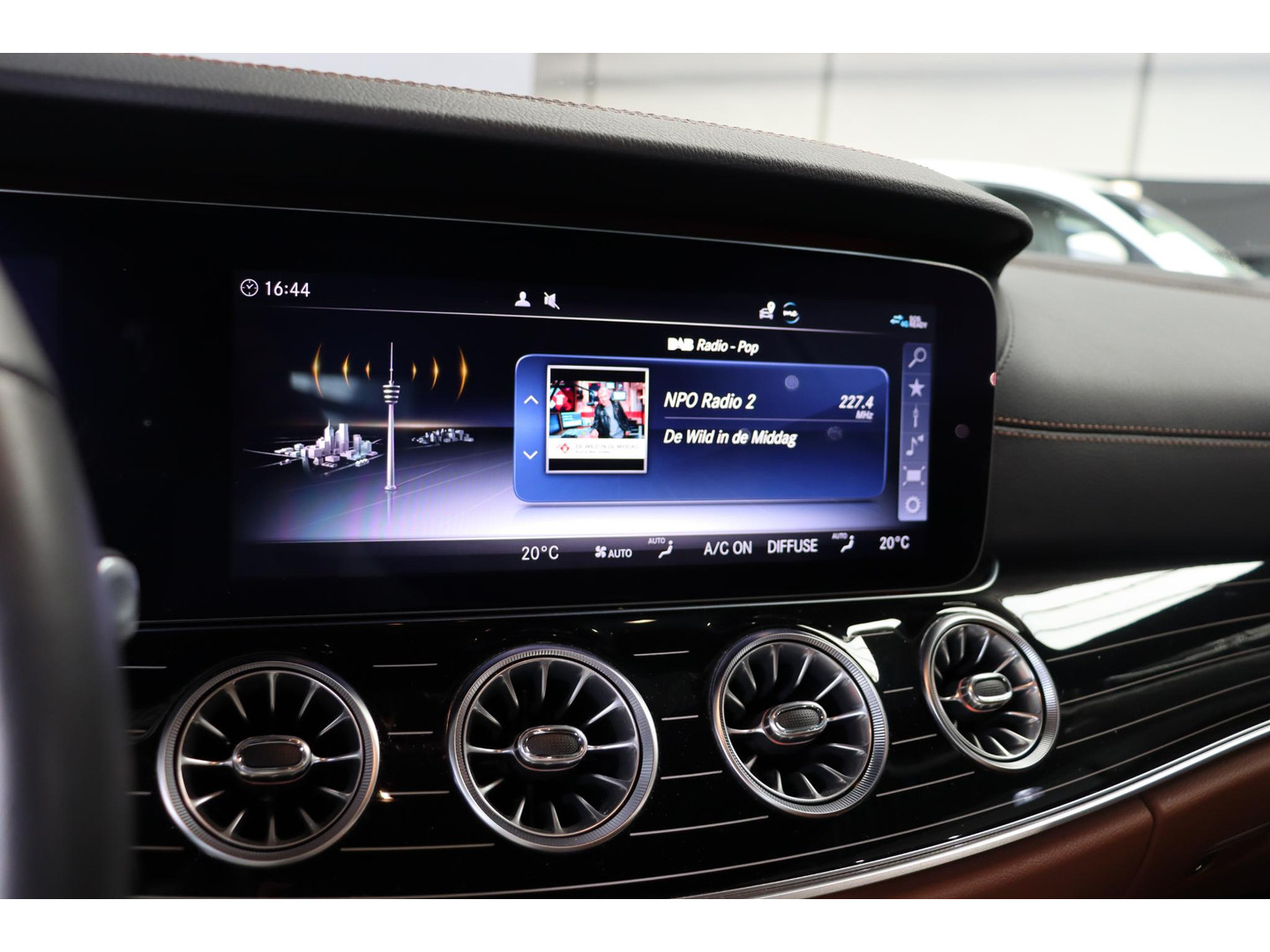 Mercedes-Benz Mercedes-Benz