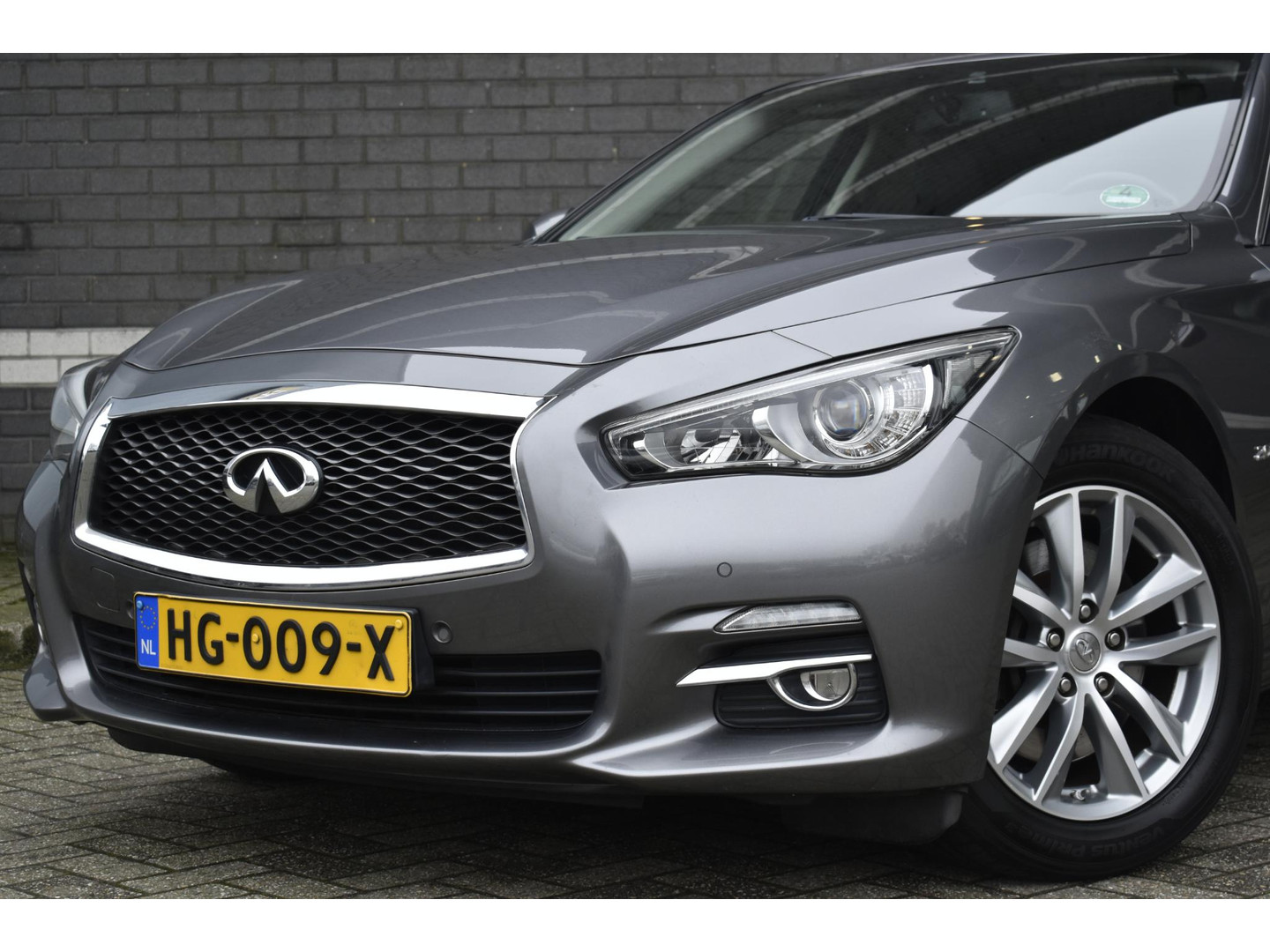 Infiniti Infiniti