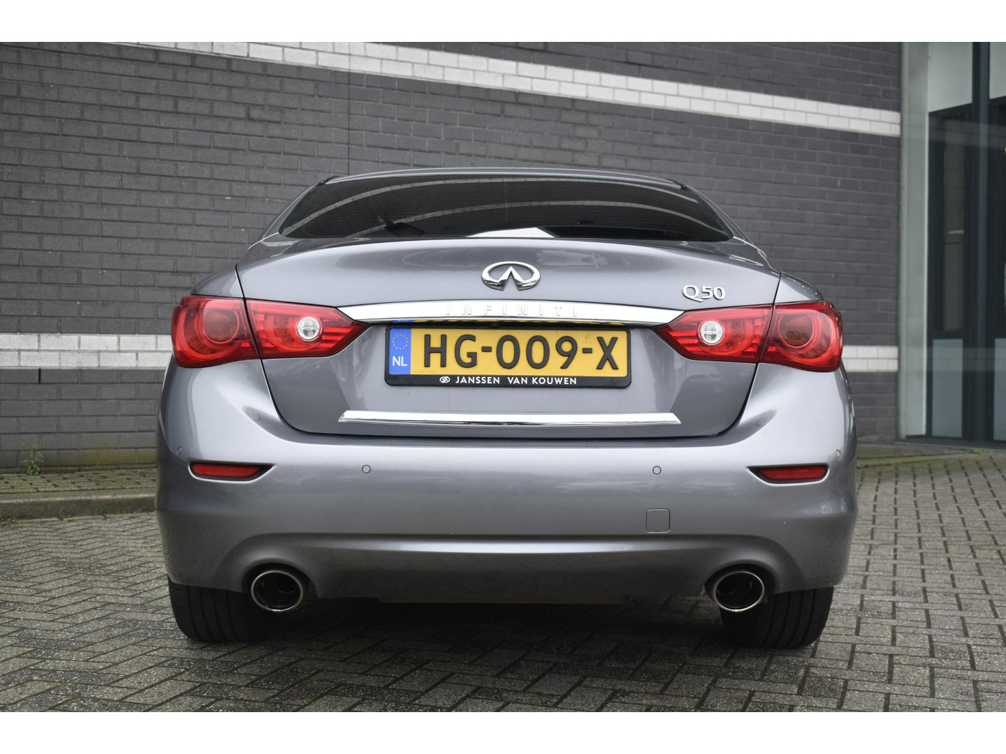 Infiniti Infiniti