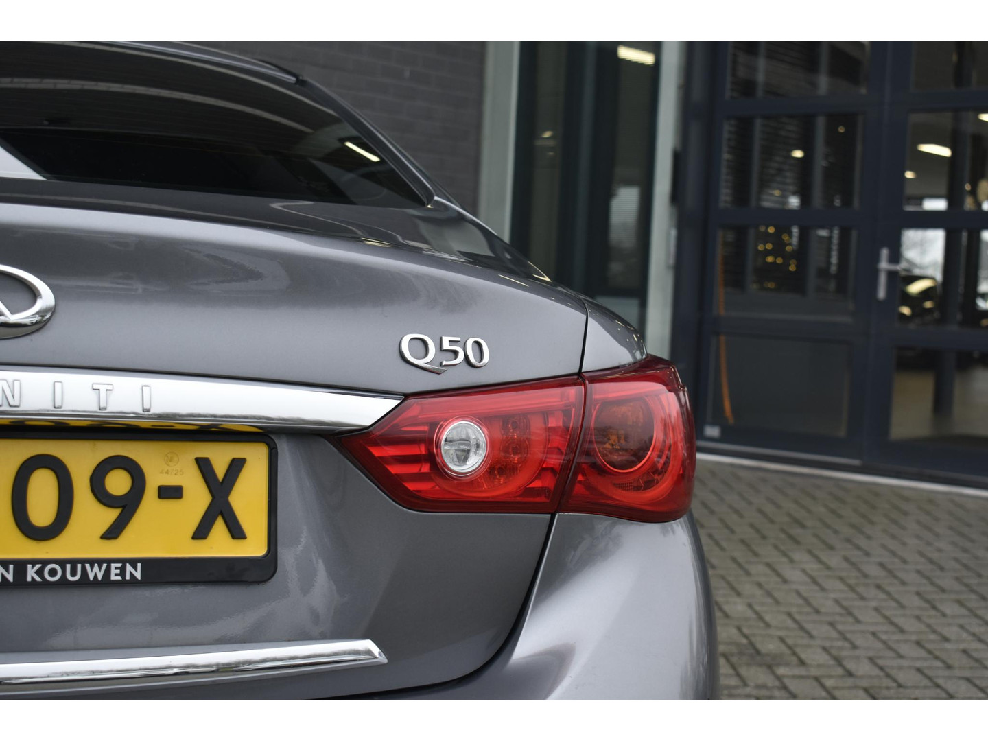 Infiniti Infiniti