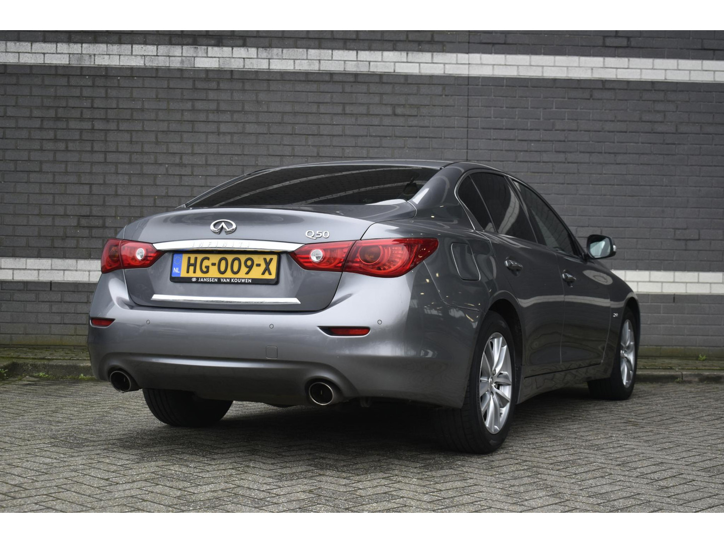Infiniti Infiniti