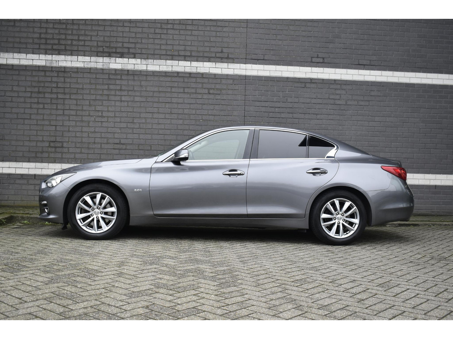 Infiniti Infiniti