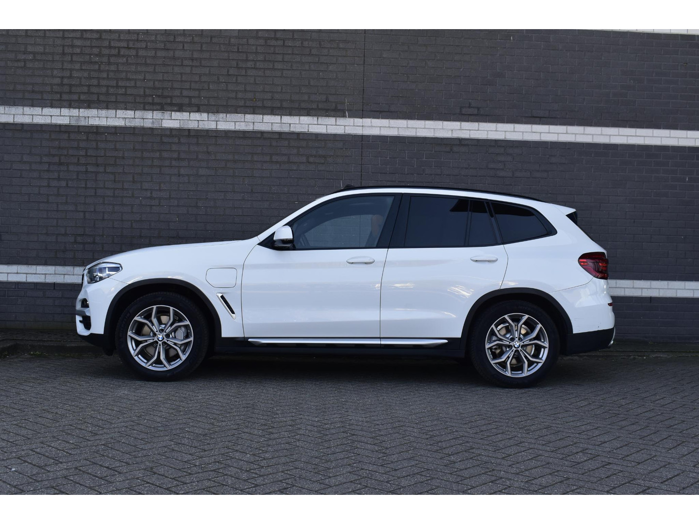BMW BMW
