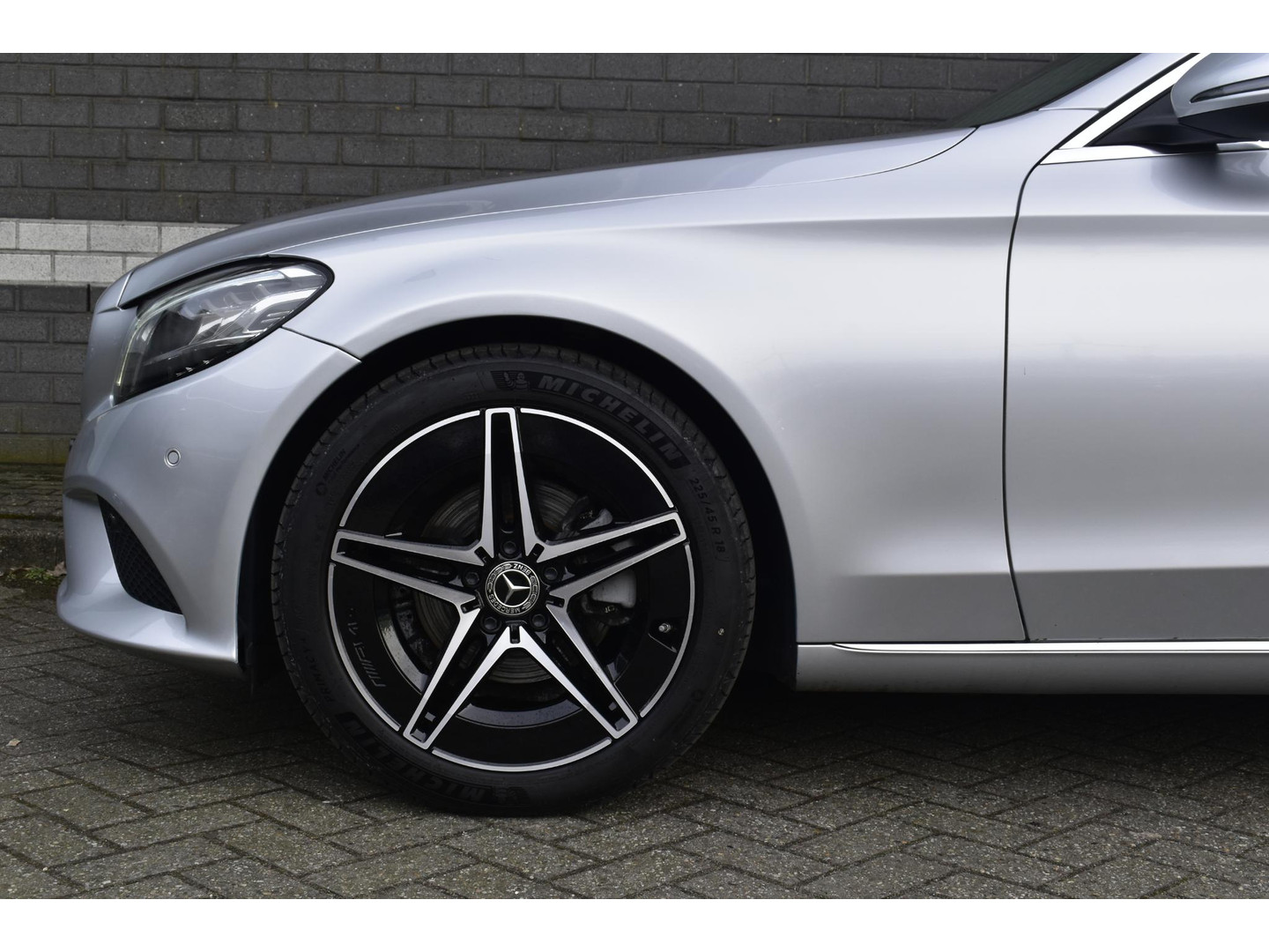 Mercedes-Benz Mercedes-Benz