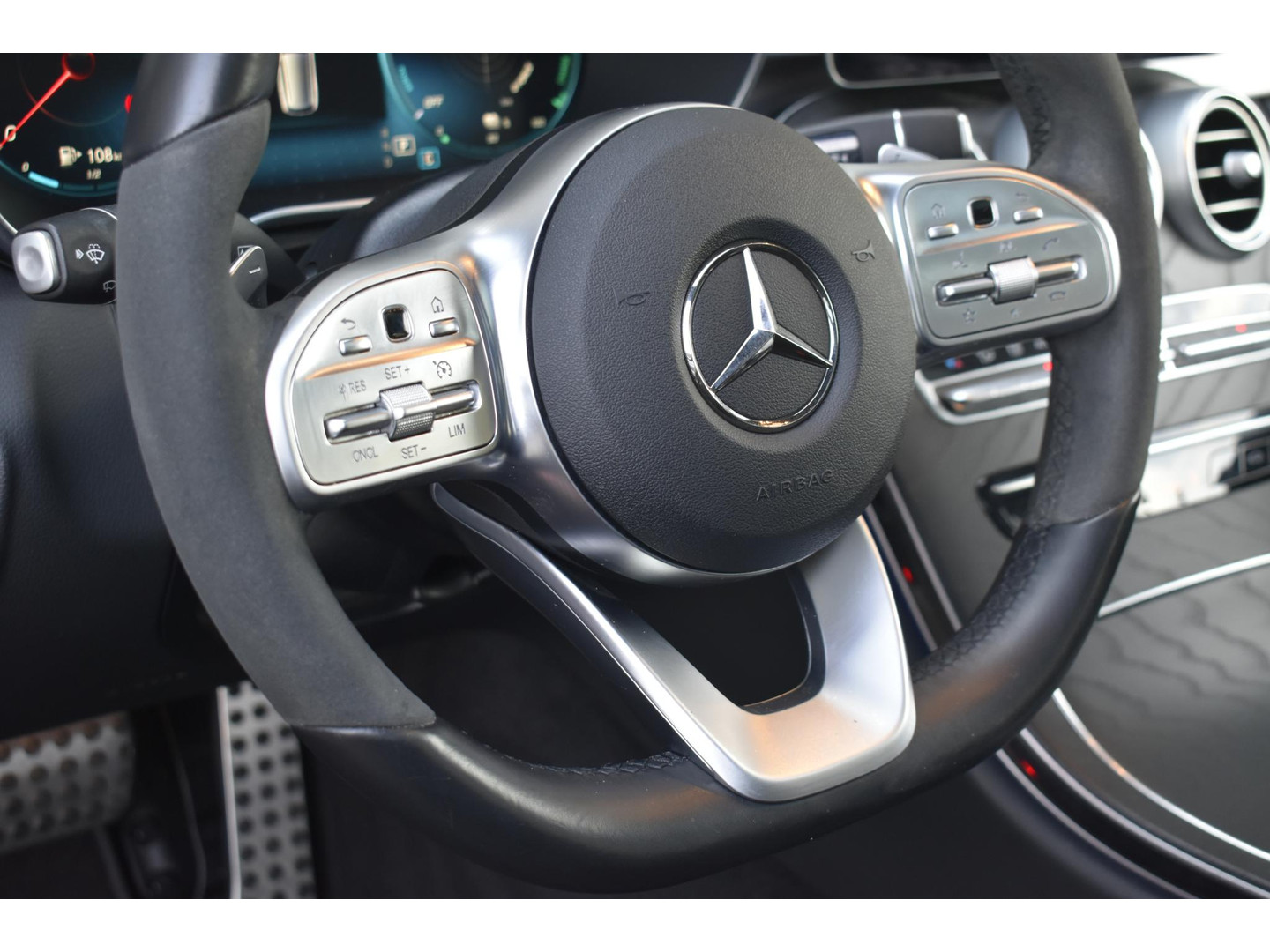 Mercedes-Benz Mercedes-Benz