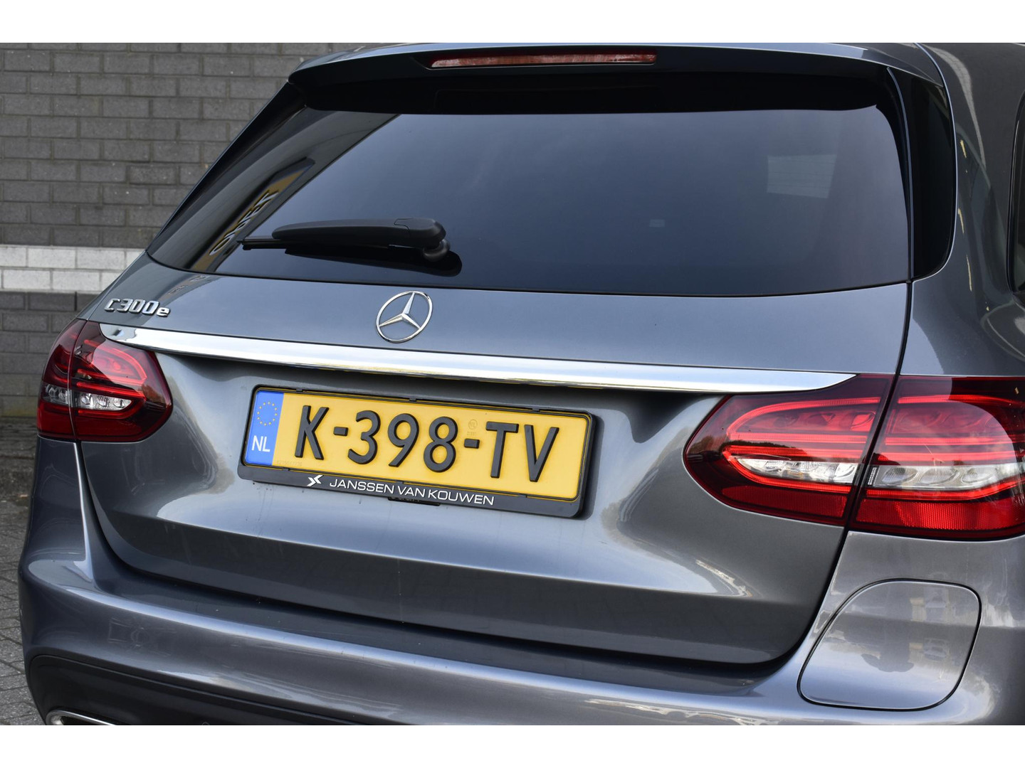 Mercedes-Benz Mercedes-Benz