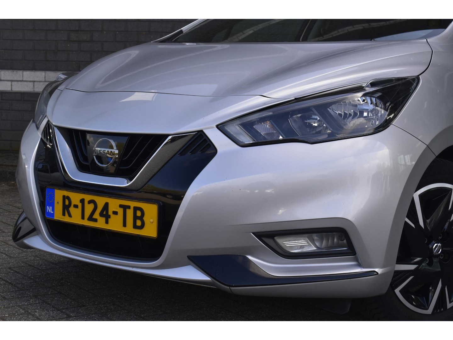 Nissan Nissan
