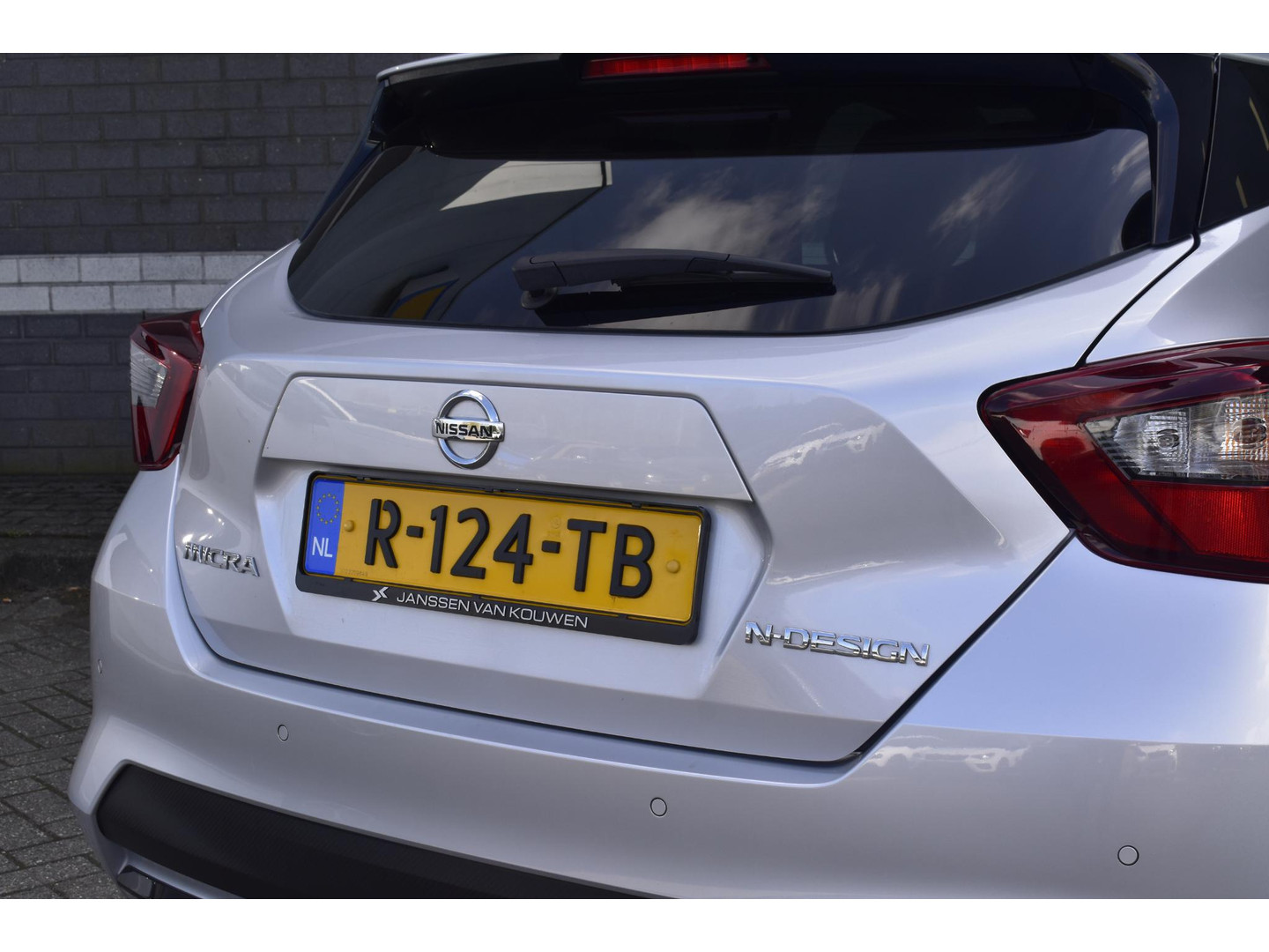 Nissan Nissan