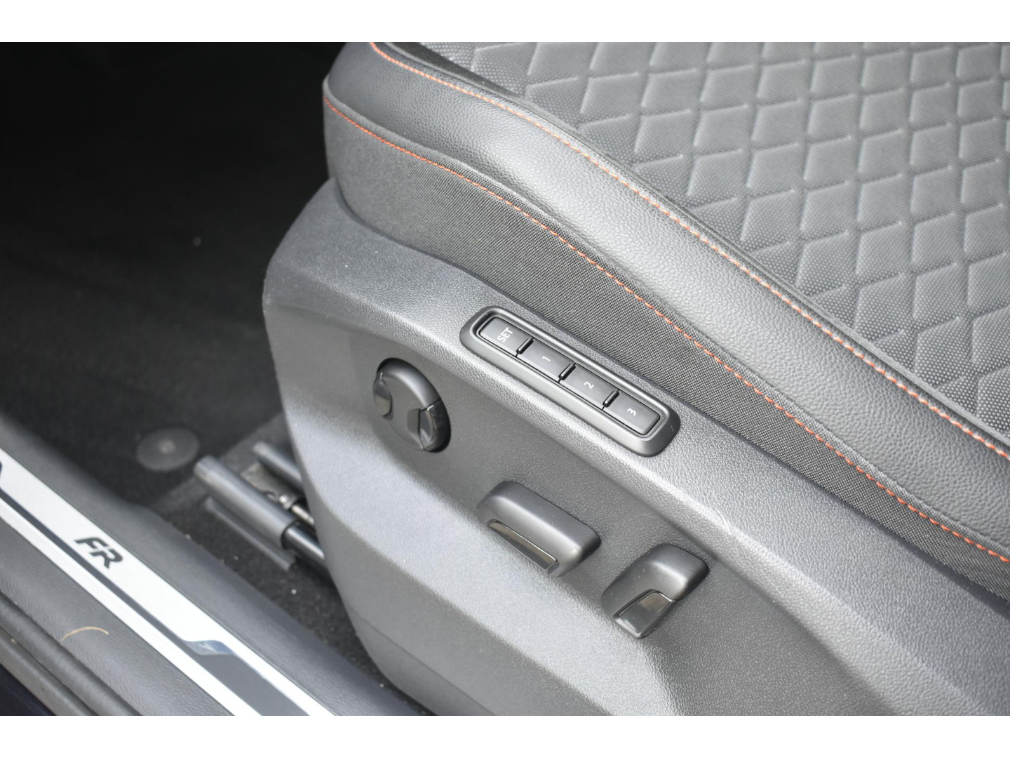 SEAT SEAT
