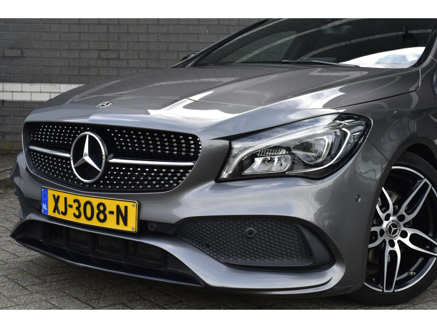 Mercedes-Benz Mercedes-Benz