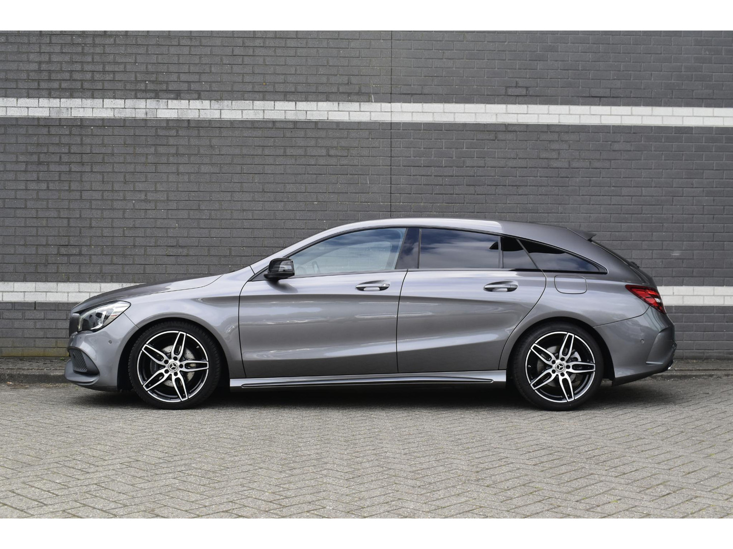 Mercedes-Benz Mercedes-Benz