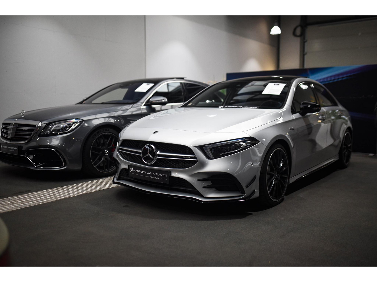 Mercedes-Benz Mercedes-Benz