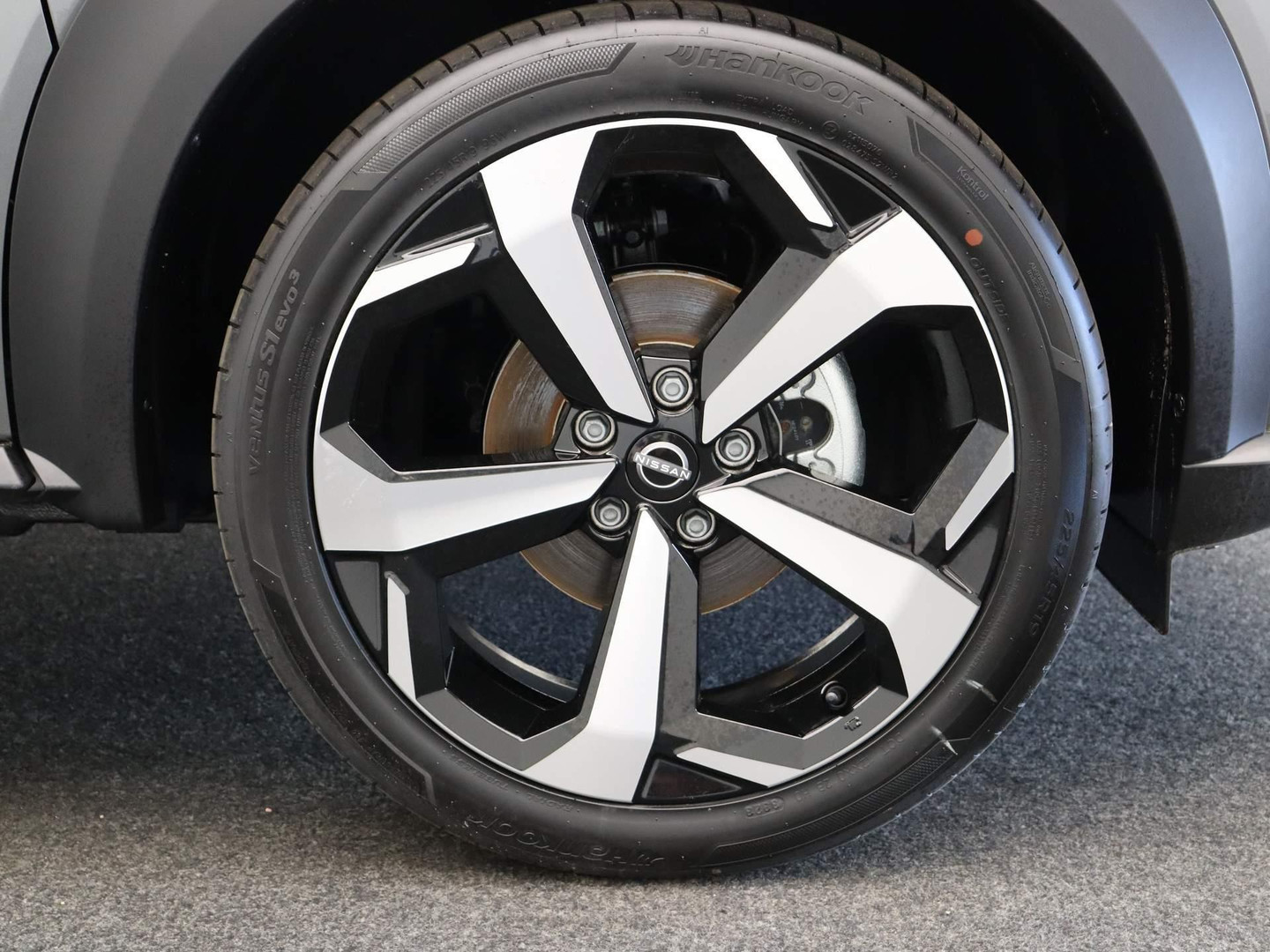 Nissan Nissan