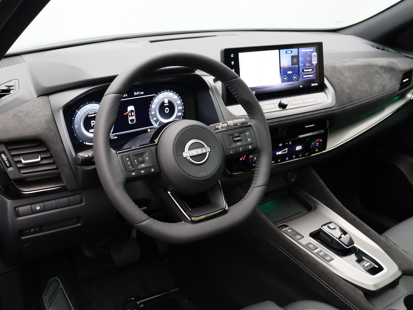 Nissan Nissan