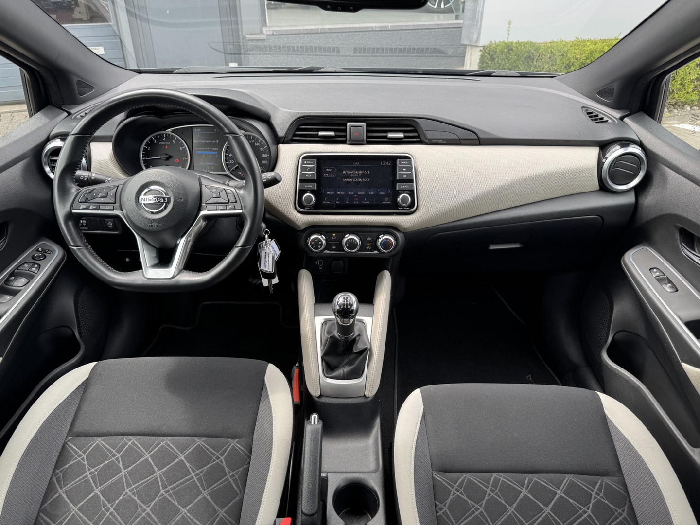 Nissan Nissan