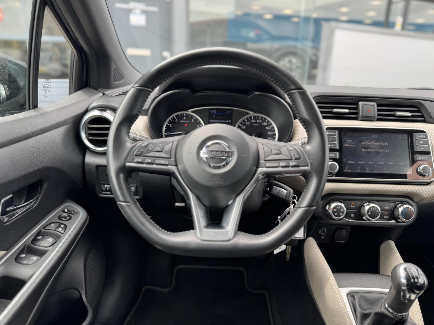 Nissan Nissan