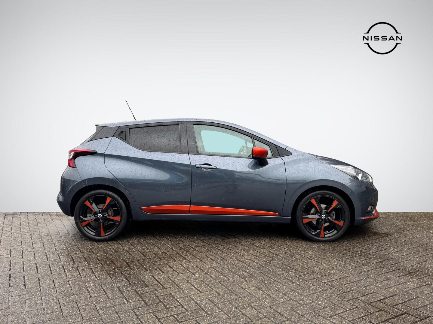 Nissan Nissan