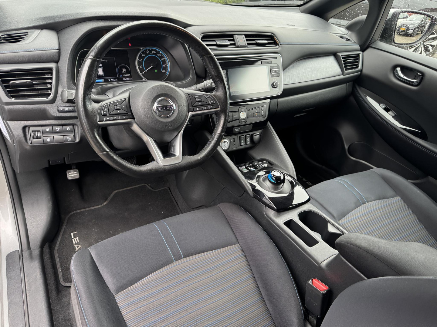 Nissan Nissan