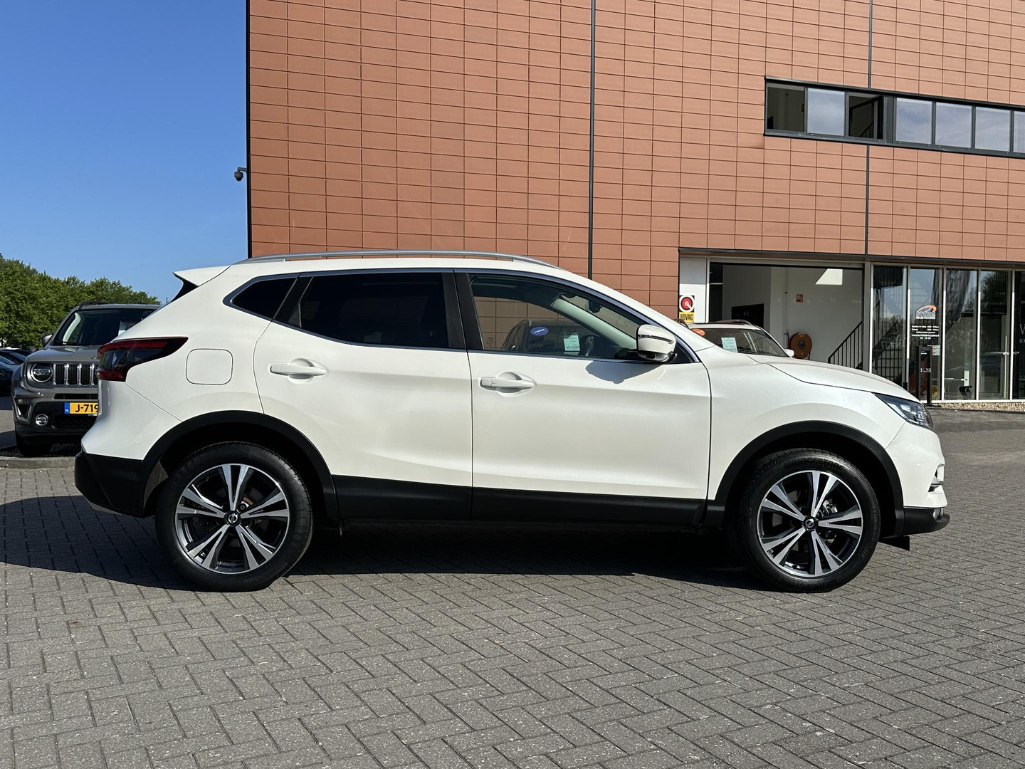 Nissan Nissan