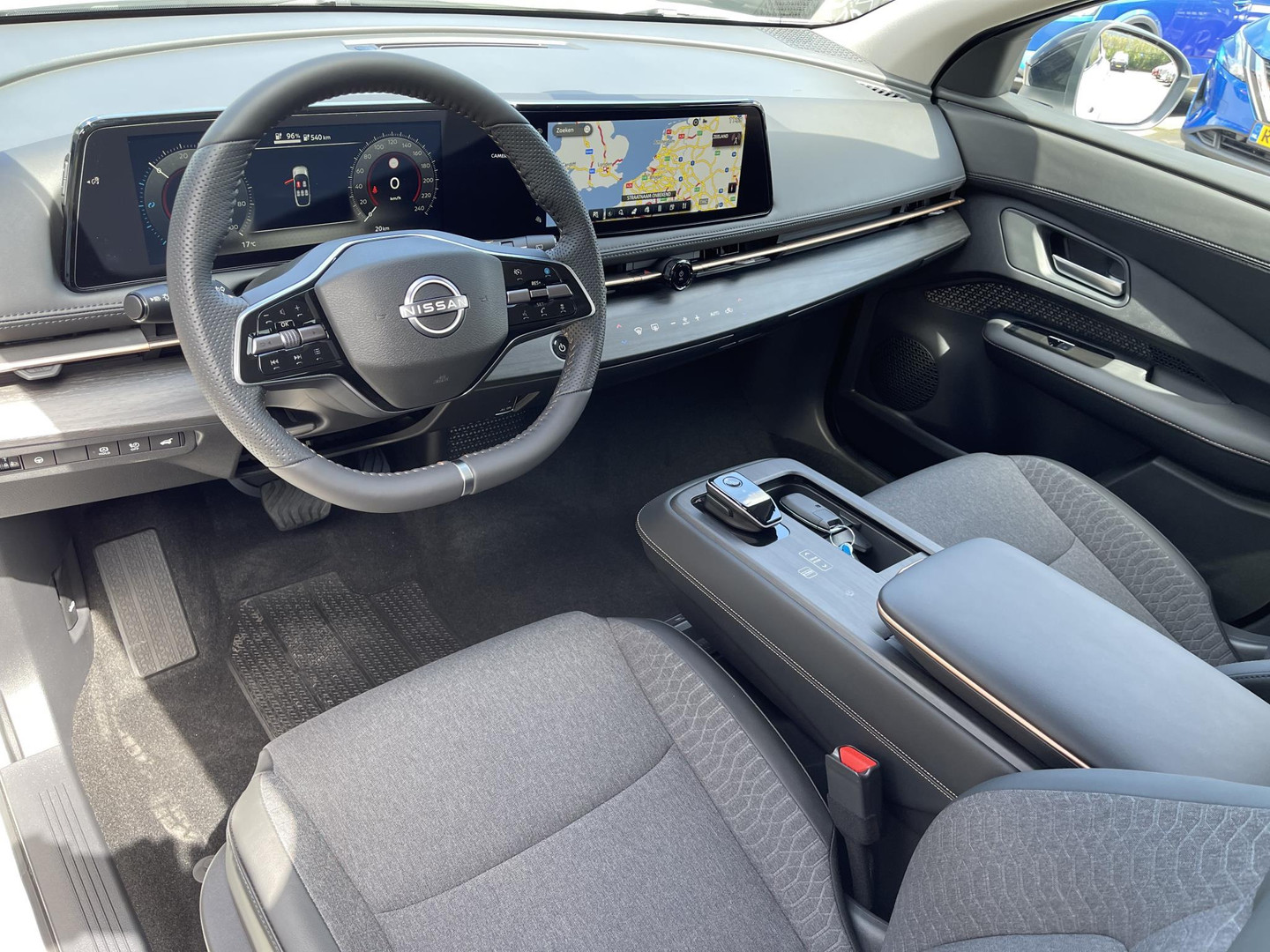 Nissan Nissan